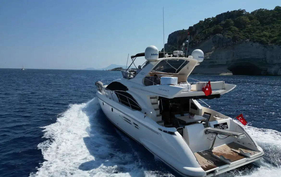 Kemer Yacht Rental 17m Azimut 50 Fly